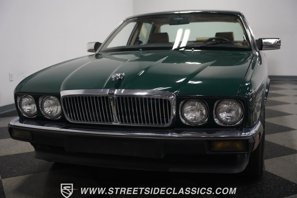 Jaguar-XJ6-1988-Sedan-23