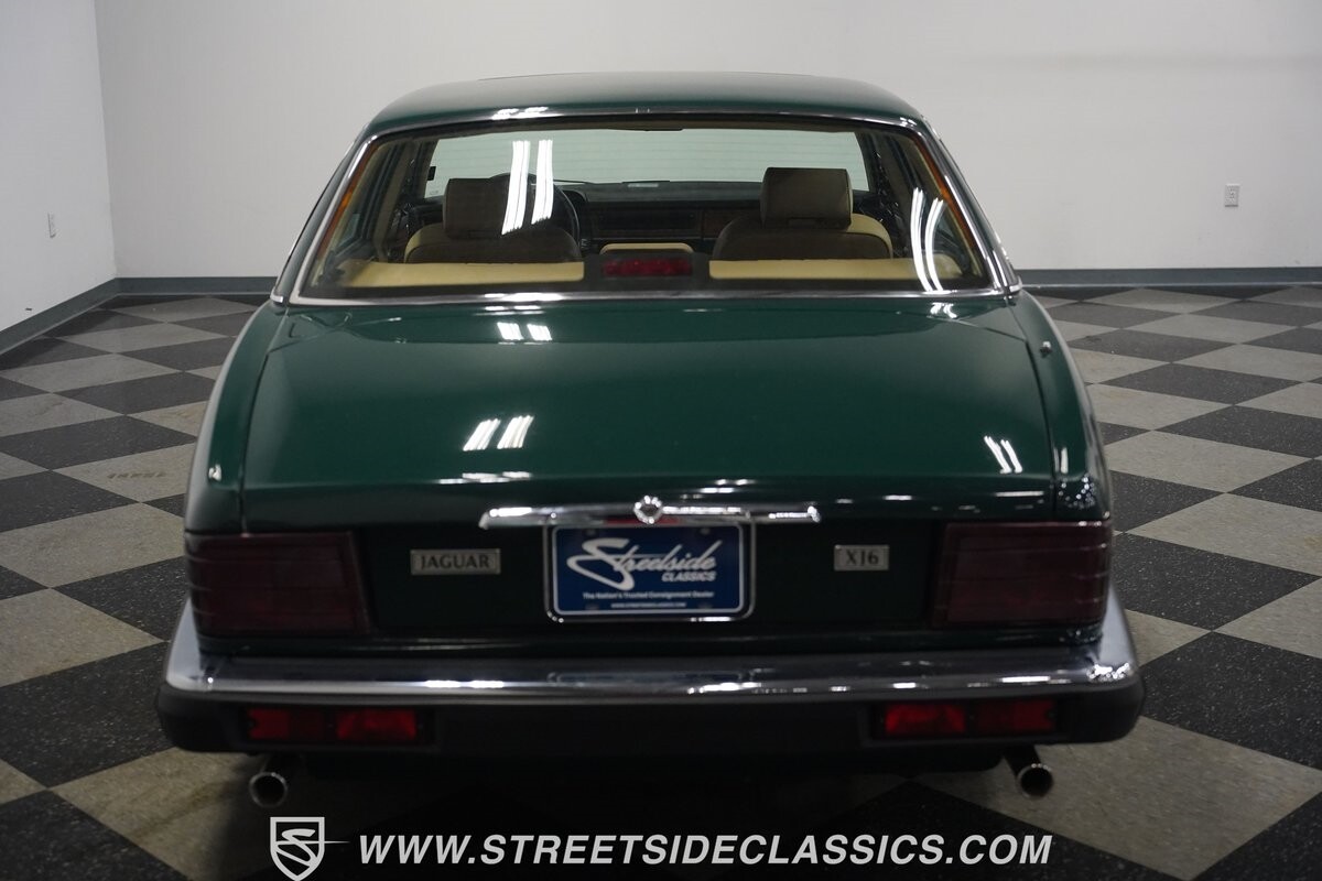 Jaguar-XJ6-1988-Sedan-28