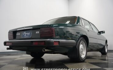 Jaguar-XJ6-1988-Sedan-31