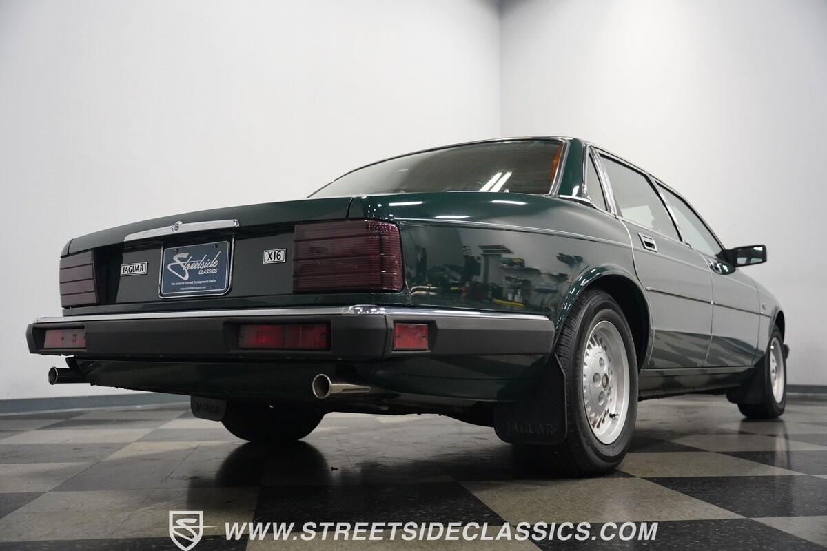 Jaguar-XJ6-1988-Sedan-31