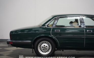 Jaguar-XJ6-1988-Sedan-33