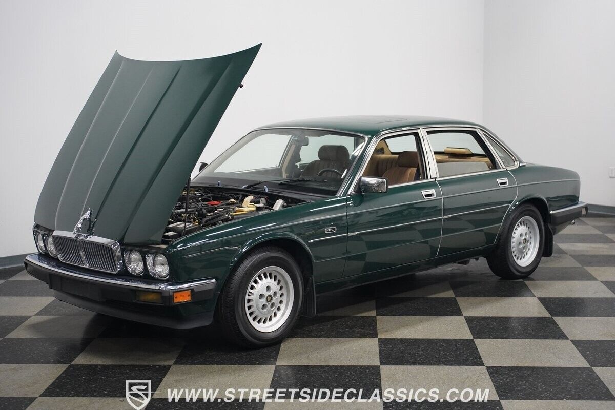 Jaguar-XJ6-1988-Sedan-35