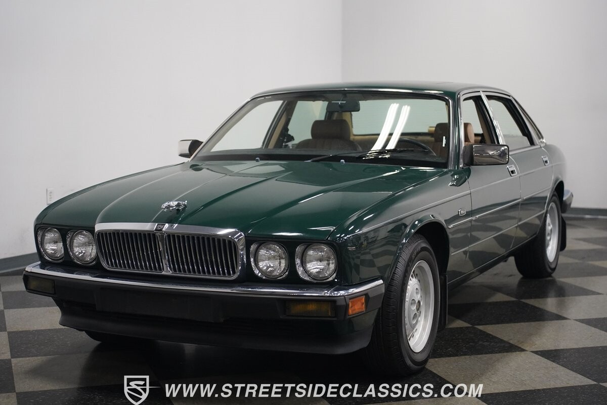 Jaguar-XJ6-1988-Sedan-6