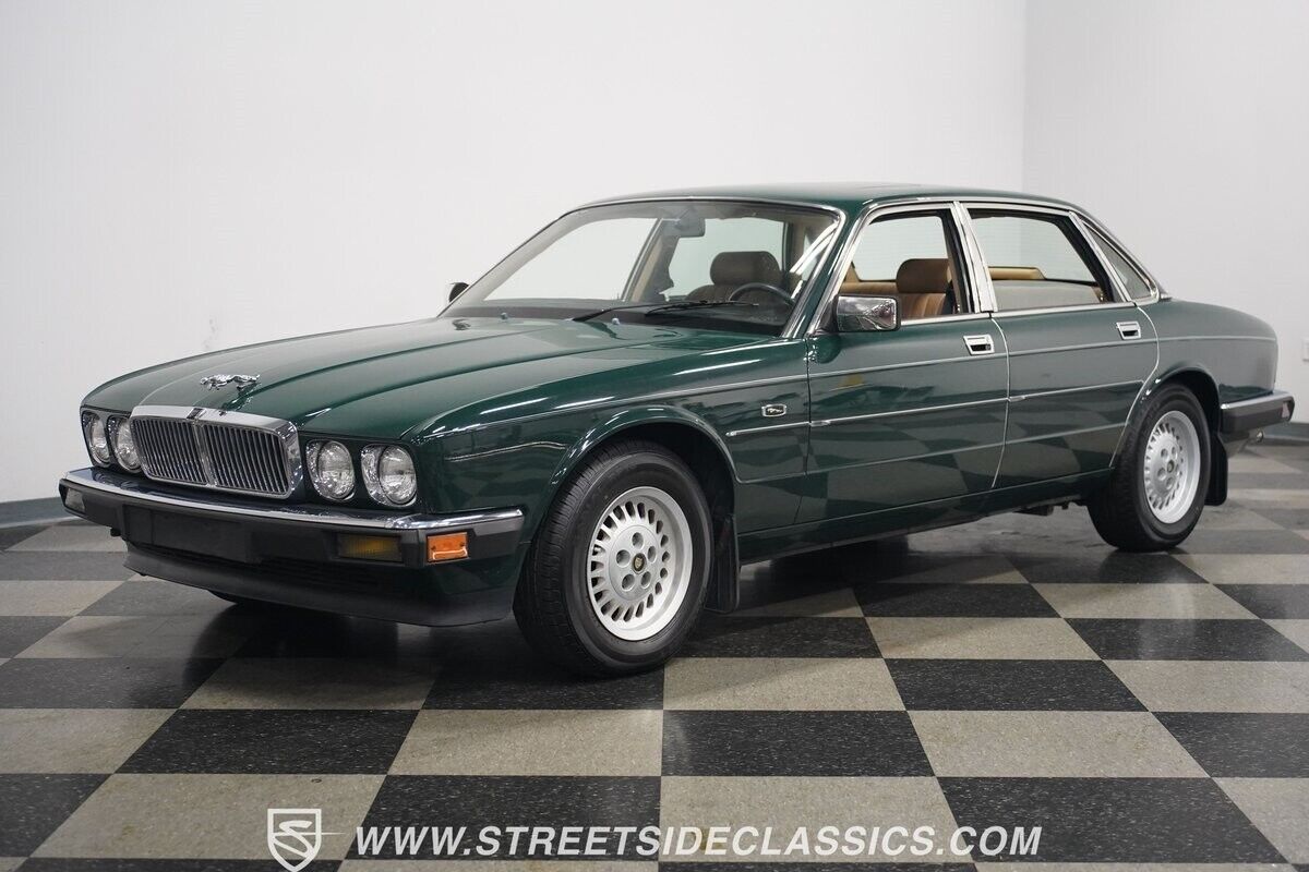 Jaguar-XJ6-1988-Sedan-7