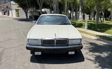 Jaguar-XJ6-1992-Sedan-12