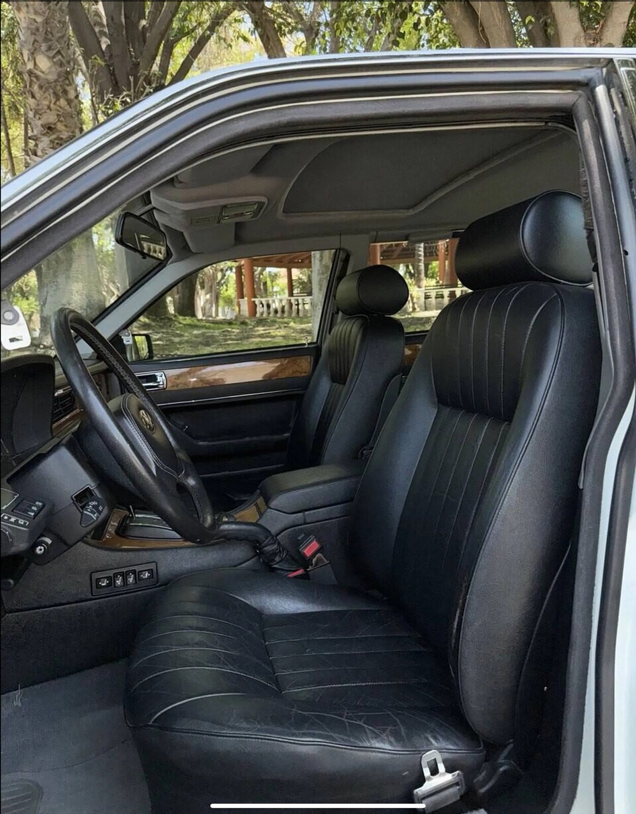 Jaguar-XJ6-1992-Sedan-14