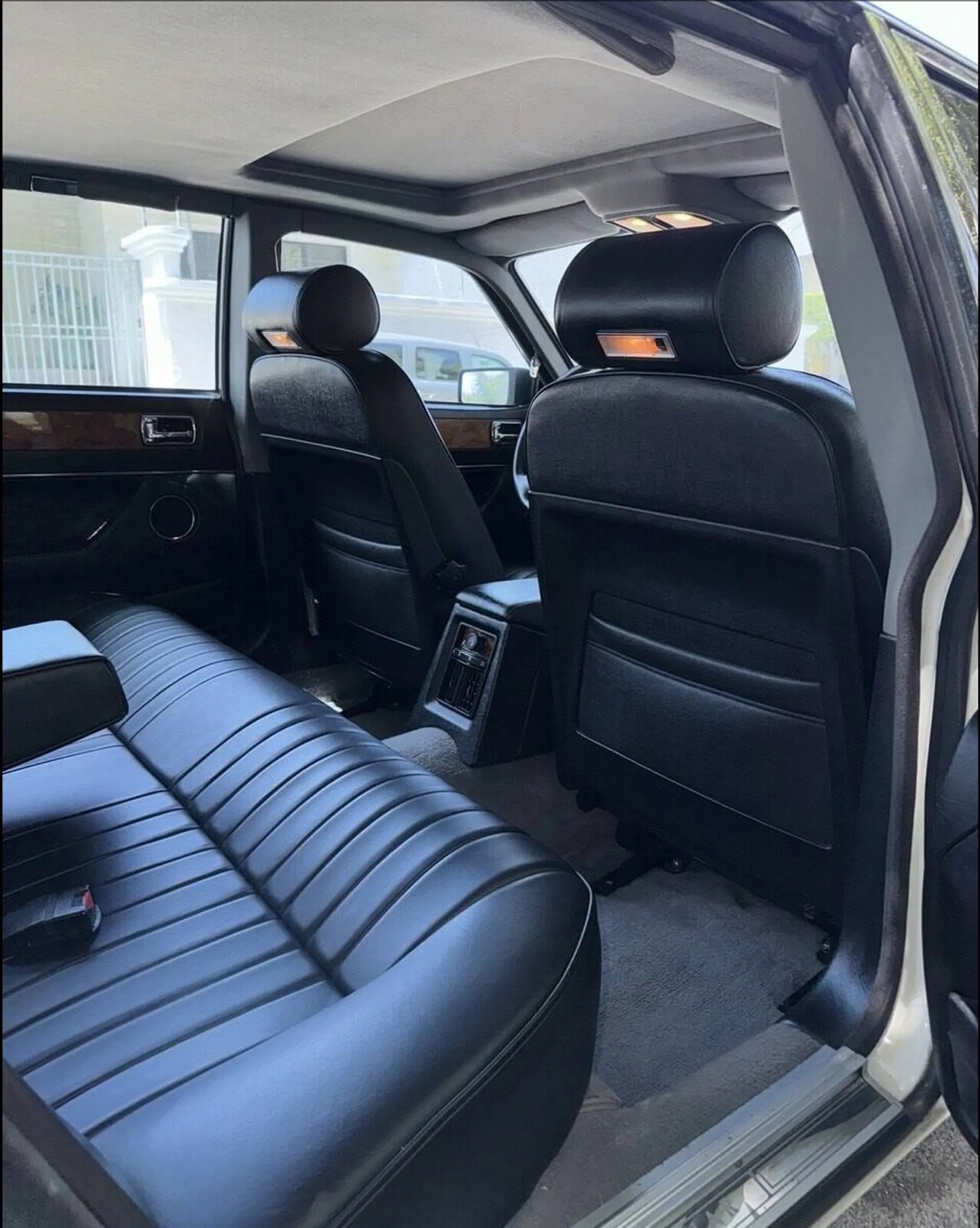 Jaguar-XJ6-1992-Sedan-19