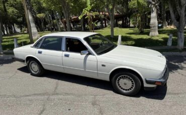 Jaguar-XJ6-1992-Sedan-2