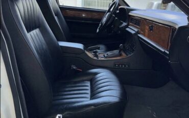 Jaguar-XJ6-1992-Sedan-21