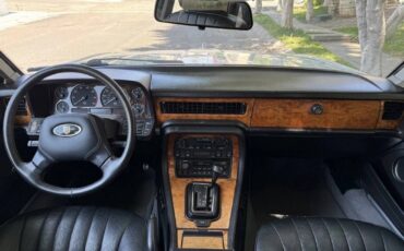 Jaguar-XJ6-1992-Sedan-23