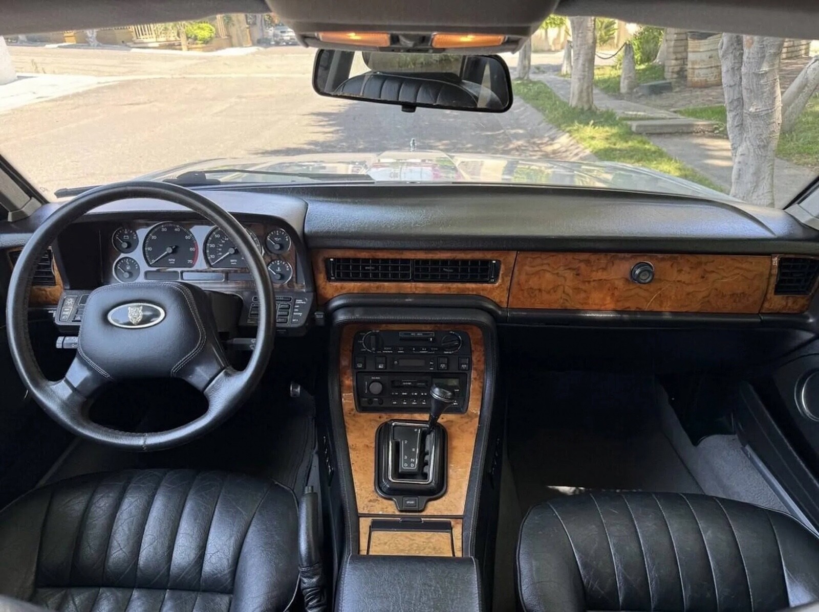 Jaguar-XJ6-1992-Sedan-23