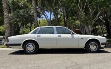Jaguar-XJ6-1992-Sedan-4