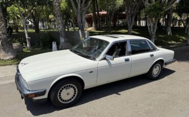 Jaguar-XJ6-1992-Sedan-8