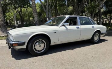 Jaguar-XJ6-1992-Sedan-9
