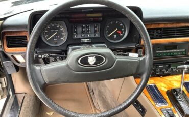 Jaguar-XJ8-1988-Convertible-20