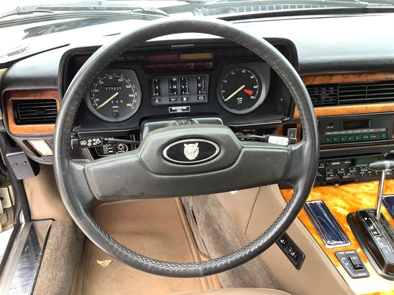 Jaguar-XJ8-1988-Convertible-20