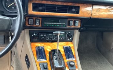 Jaguar-XJ8-1988-Convertible-21