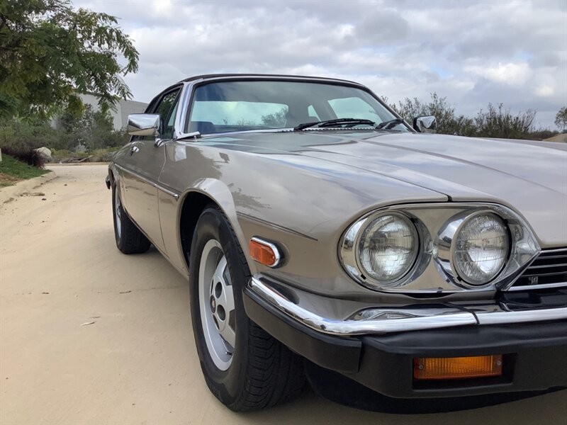 Jaguar-XJ8-1988-Convertible-6