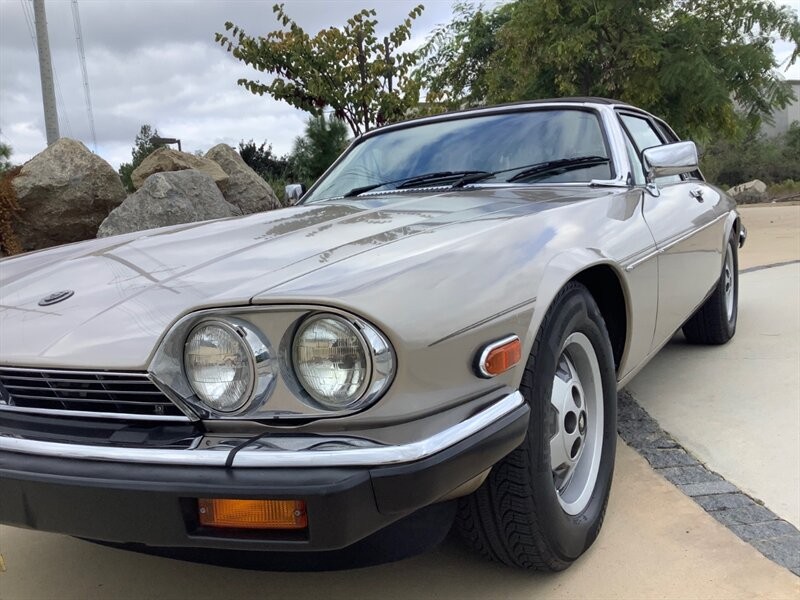 Jaguar-XJ8-1988-Convertible-7