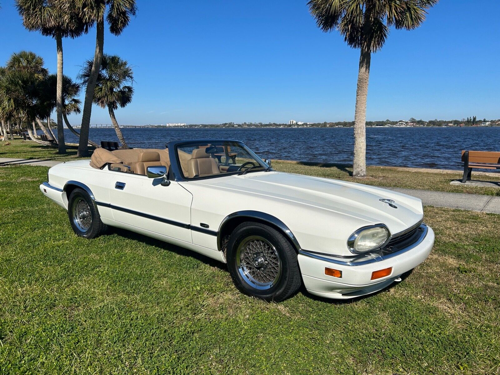 Jaguar-XJS-1994-Convertible-4