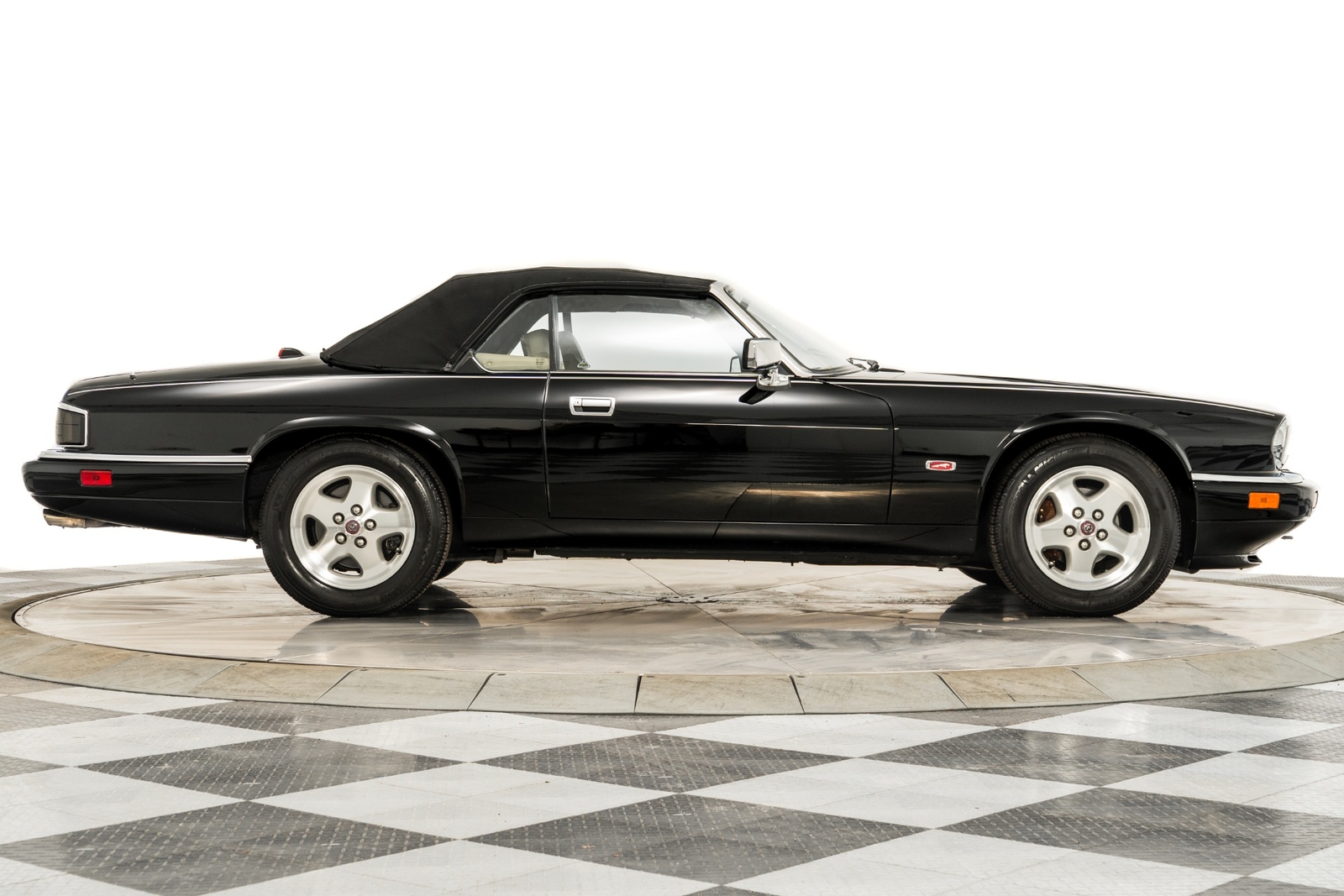 Jaguar-XJS-1995-Convertible-16
