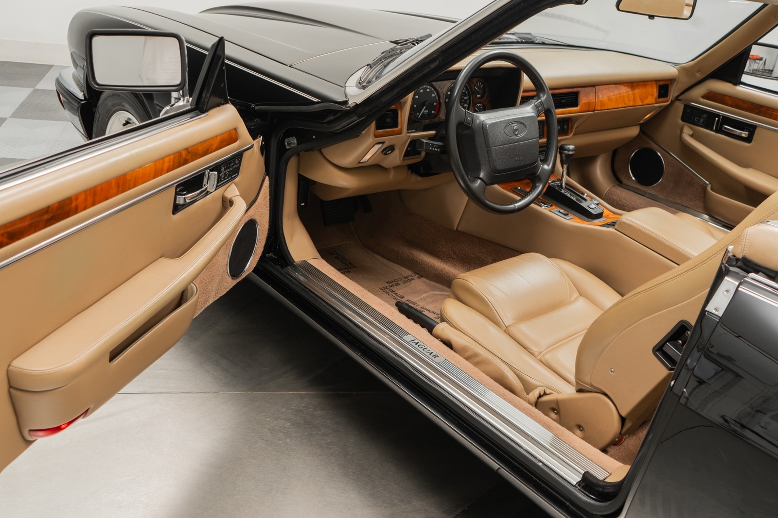 Jaguar-XJS-1995-Convertible-21