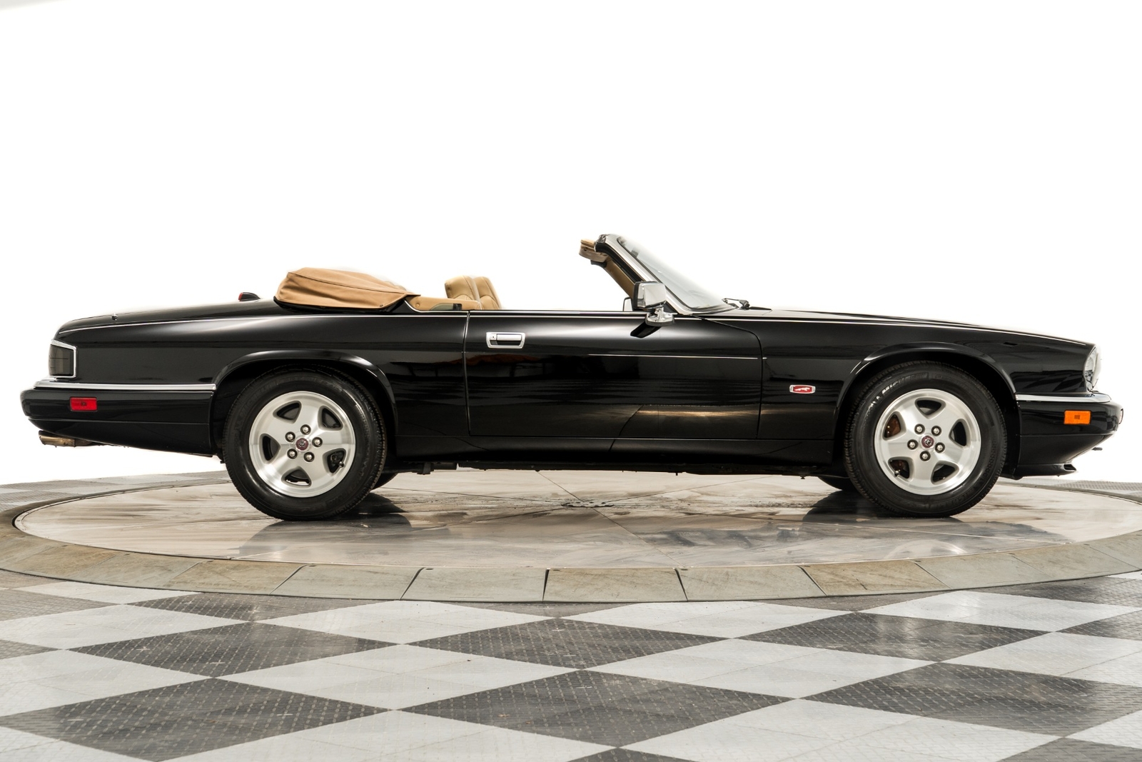 Jaguar-XJS-1995-Convertible-38