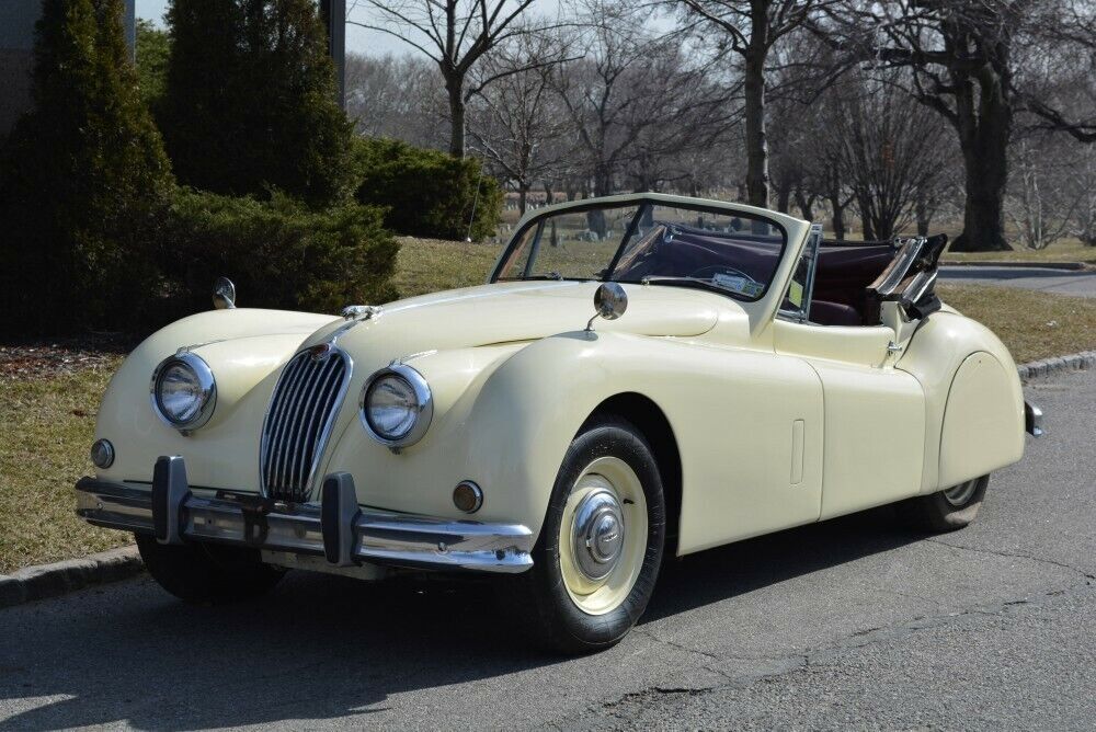 Jaguar-XK-1957-Convertible-1