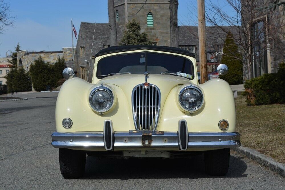 Jaguar-XK-1957-Convertible-2