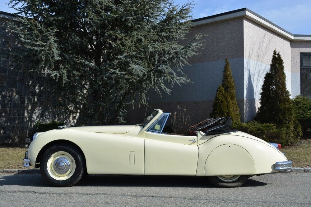 Jaguar-XK-1957-Convertible-5