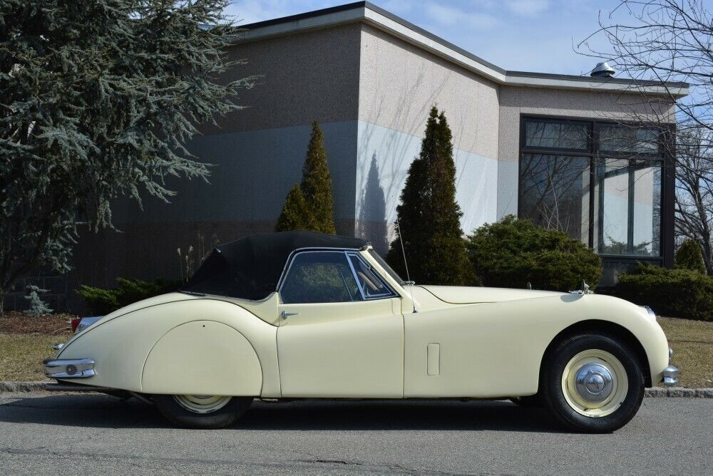 Jaguar-XK-1957-Convertible-6