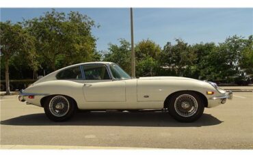 Jaguar-XK-1971-HATCHBACK-COUPE-2