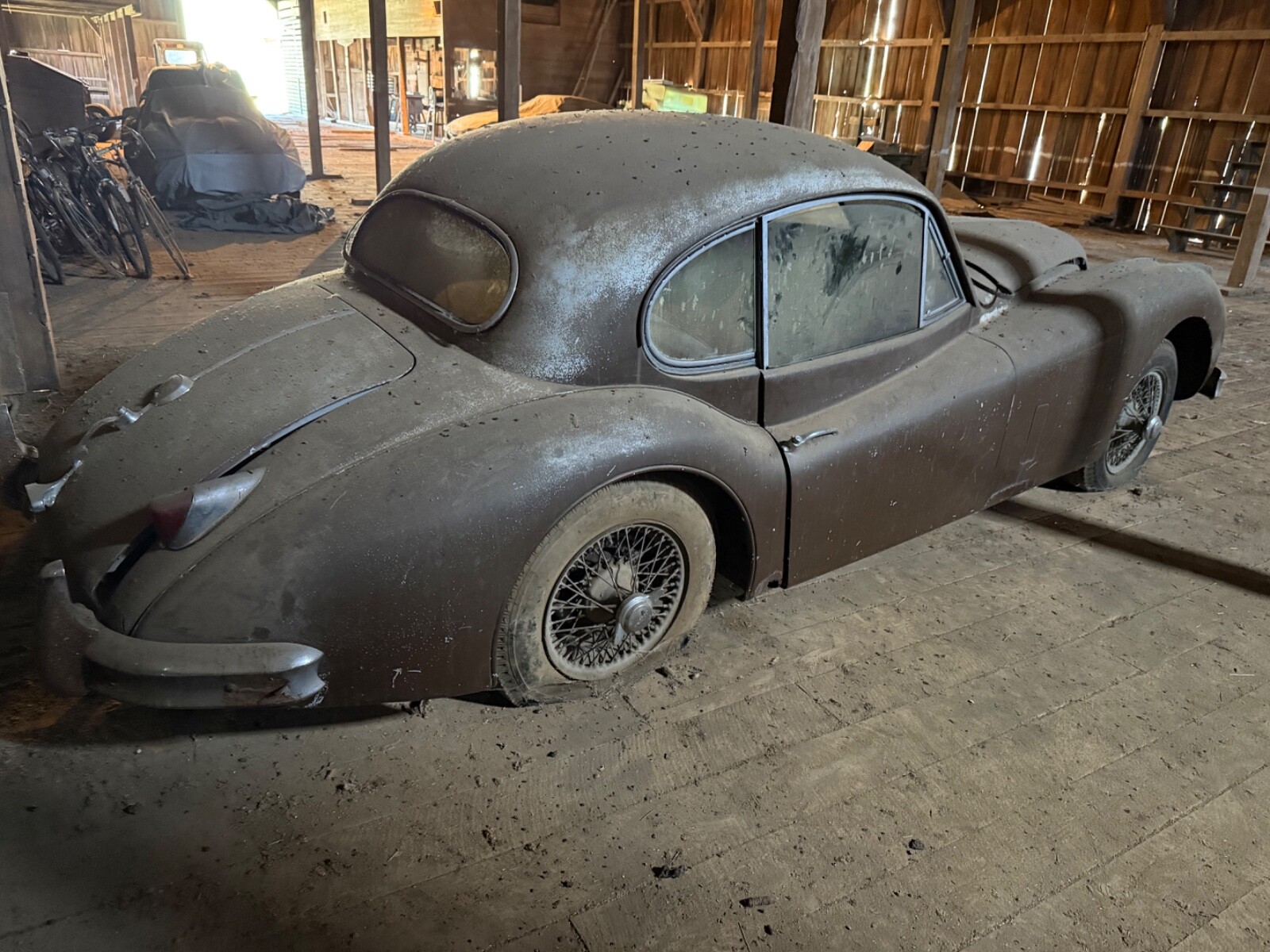 Jaguar-XK140-1957-Coupe-37