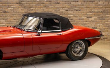 Jaguar-XKE-1966-Convertible-13