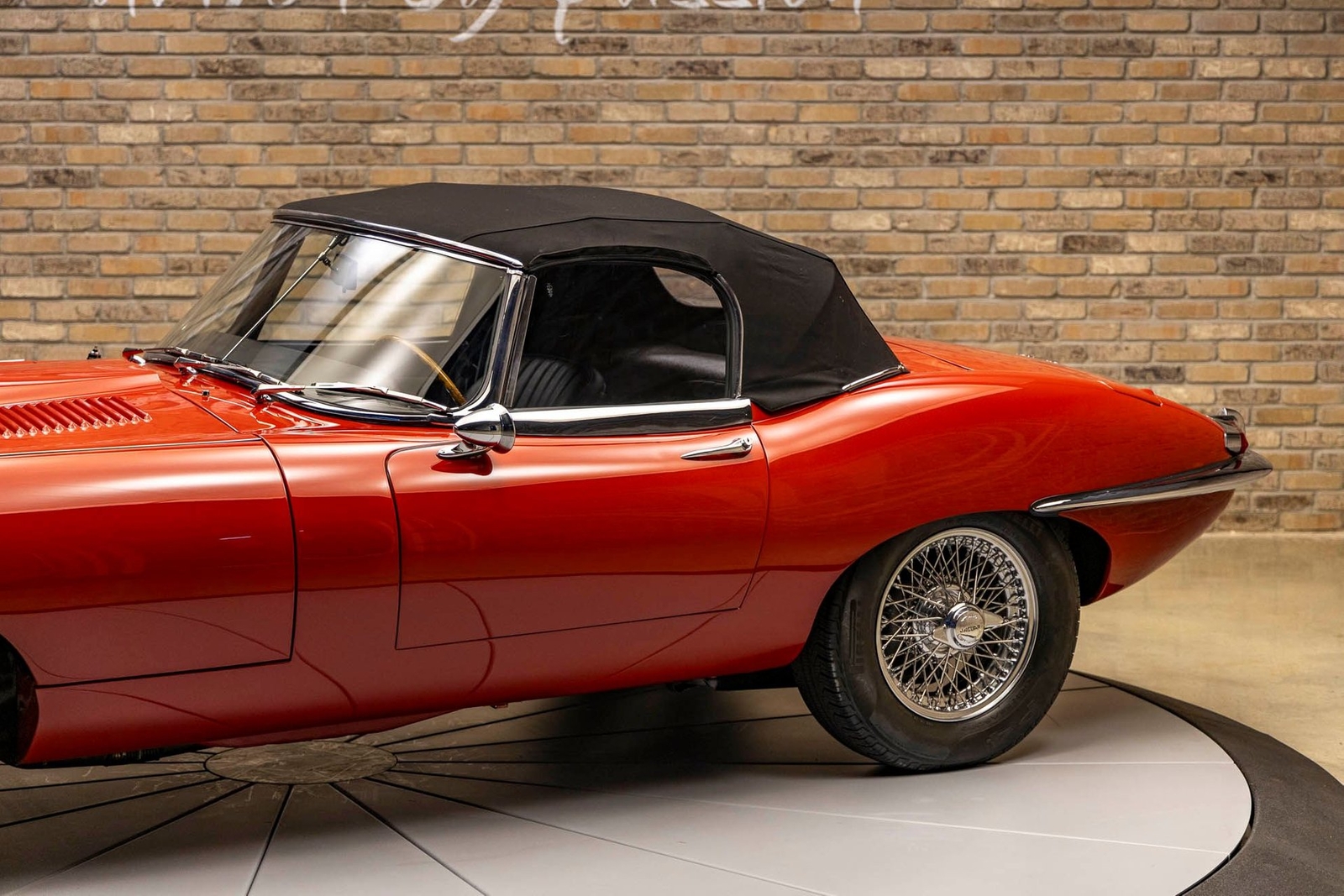 Jaguar-XKE-1966-Convertible-13