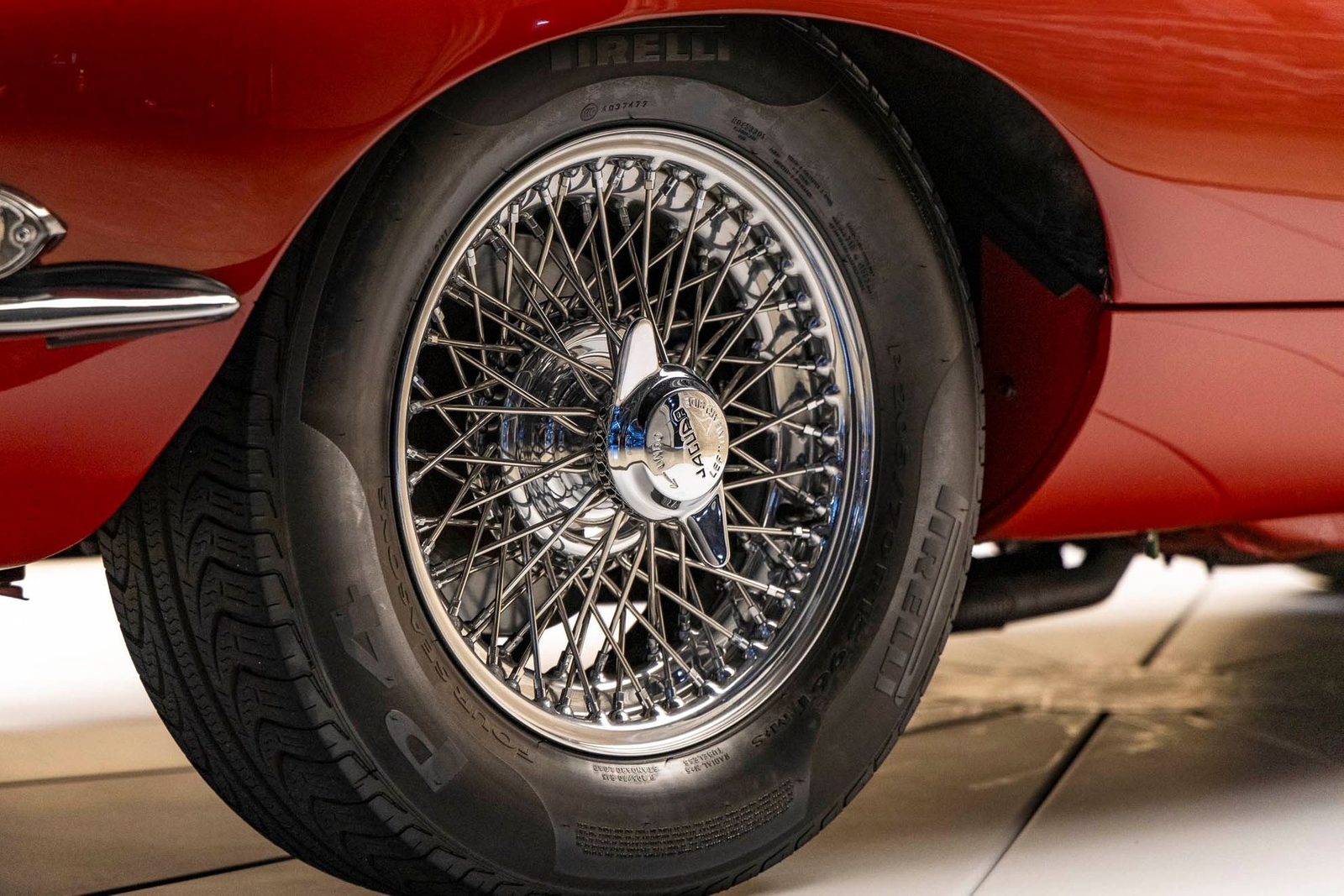 Jaguar-XKE-1966-Convertible-16