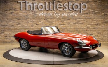 Jaguar-XKE-1966-Convertible-2