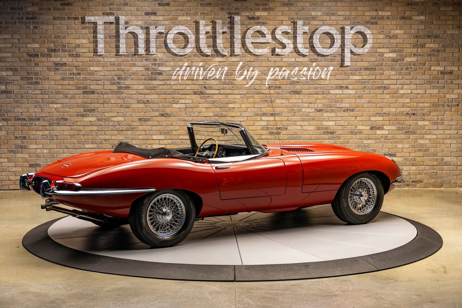 Jaguar-XKE-1966-Convertible-3
