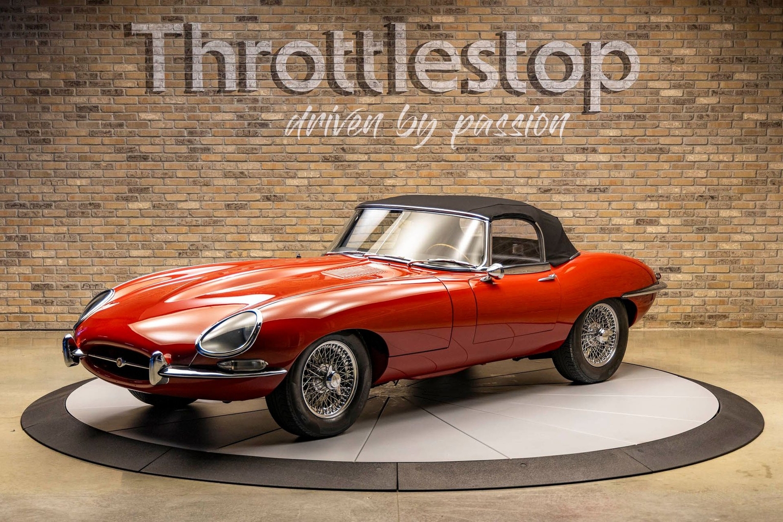 Jaguar-XKE-1966-Convertible-6