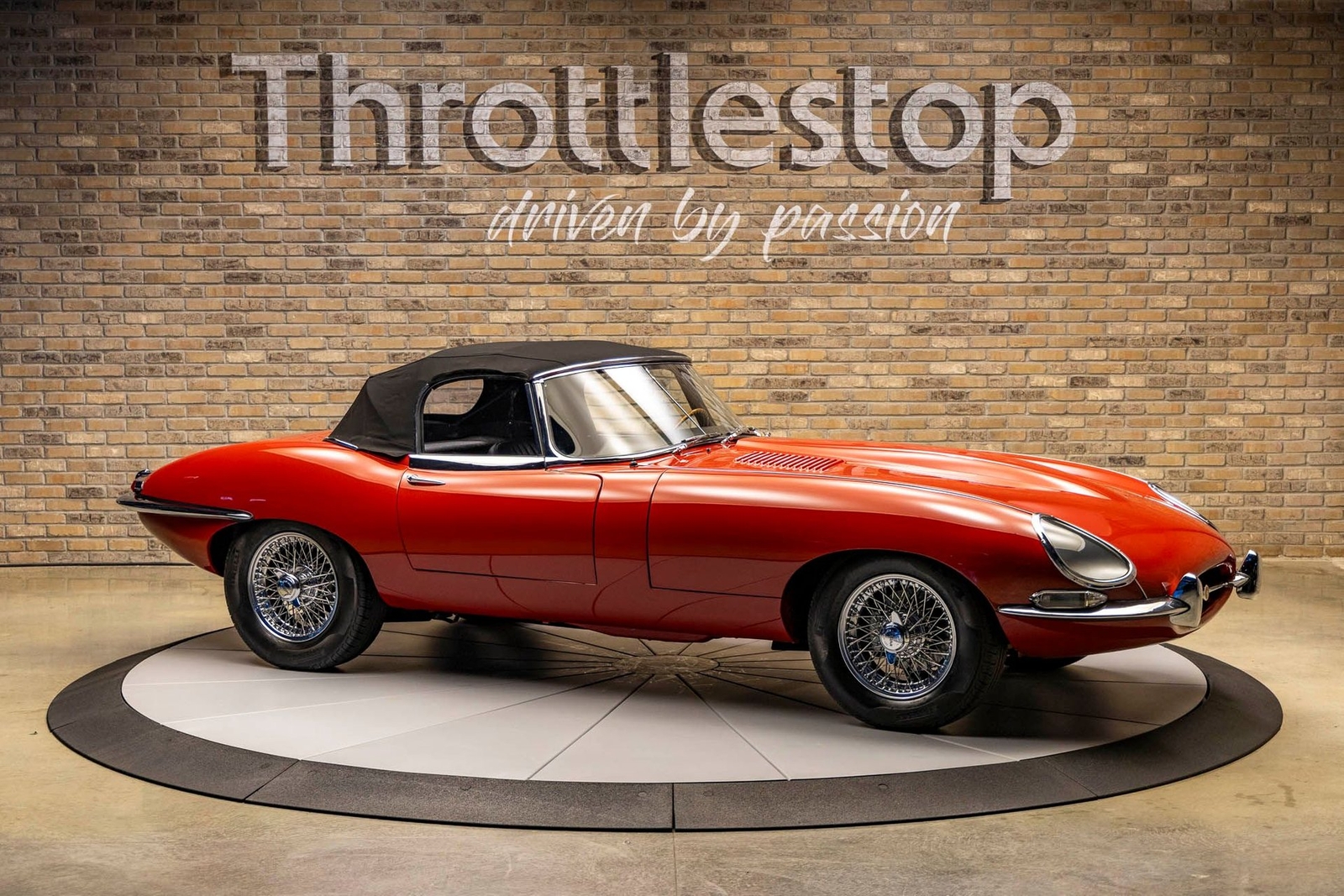 Jaguar-XKE-1966-Convertible-8