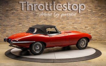Jaguar-XKE-1966-Convertible-9