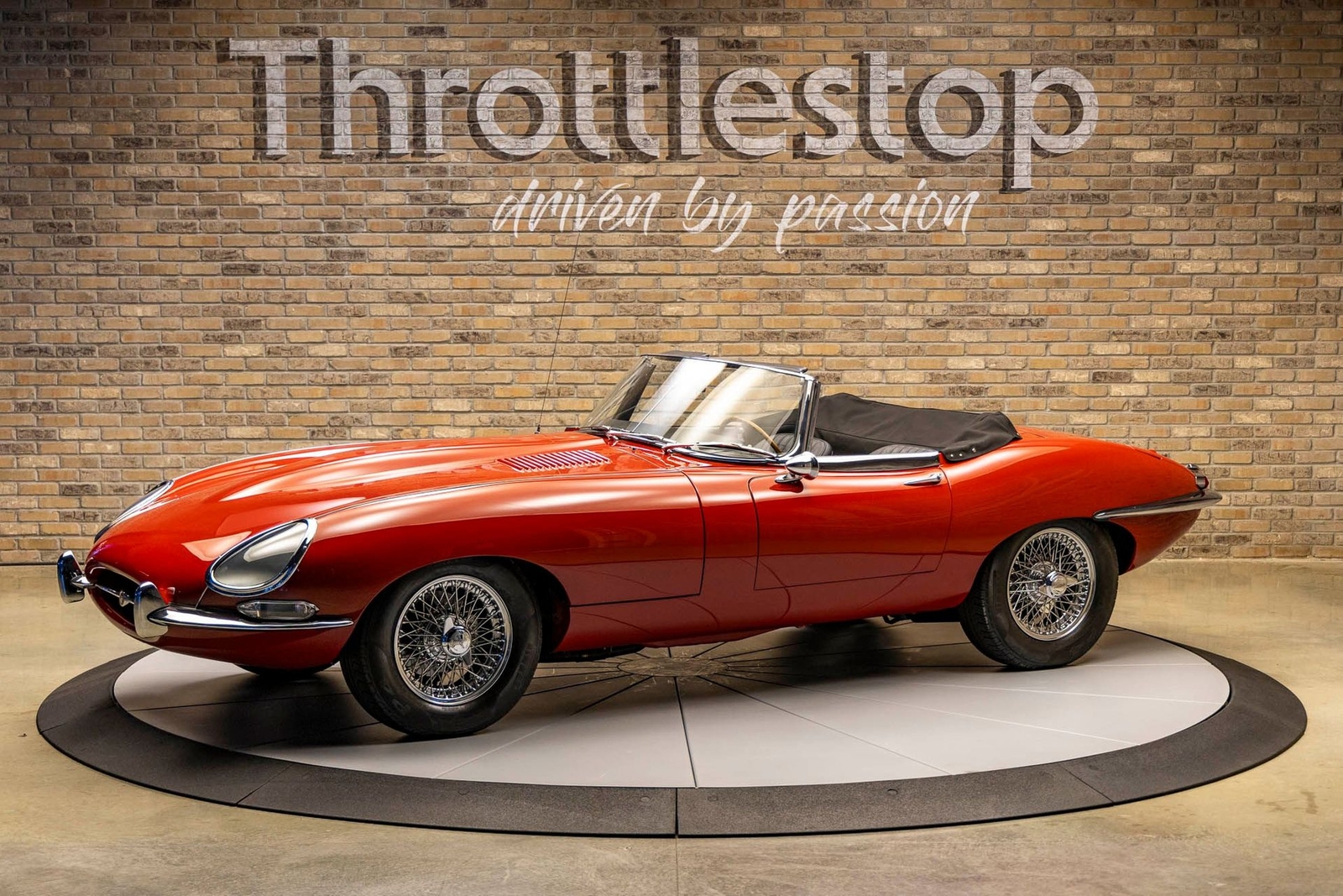 Jaguar-XKE-1966-Convertible