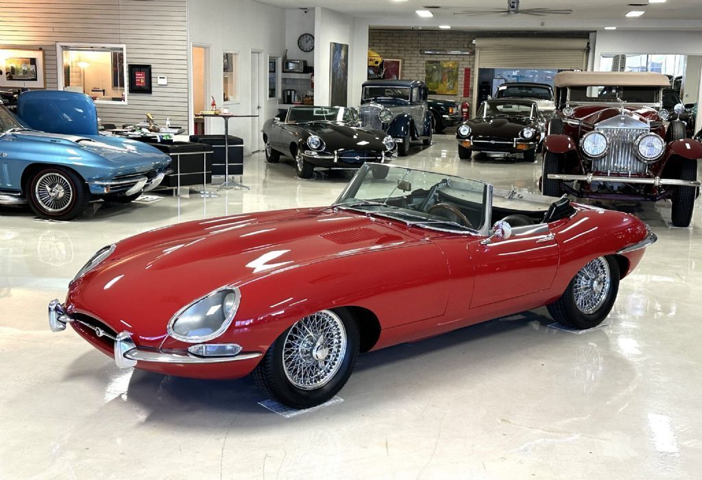 Jaguar-XKE-Roadster-XKE-E-Type-1962-Convertible-Coupe-11