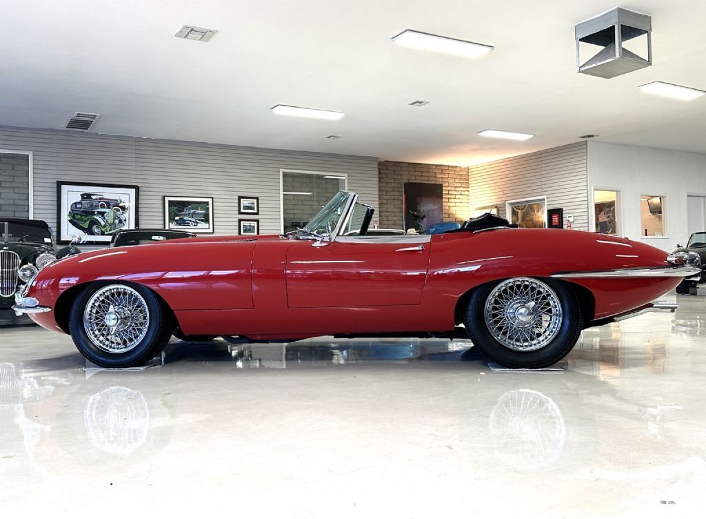 Jaguar-XKE-Roadster-XKE-E-Type-1962-Convertible-Coupe-12