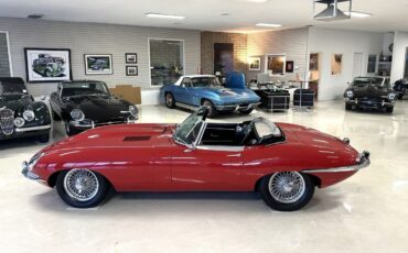 Jaguar-XKE-Roadster-XKE-E-Type-1962-Convertible-Coupe-13