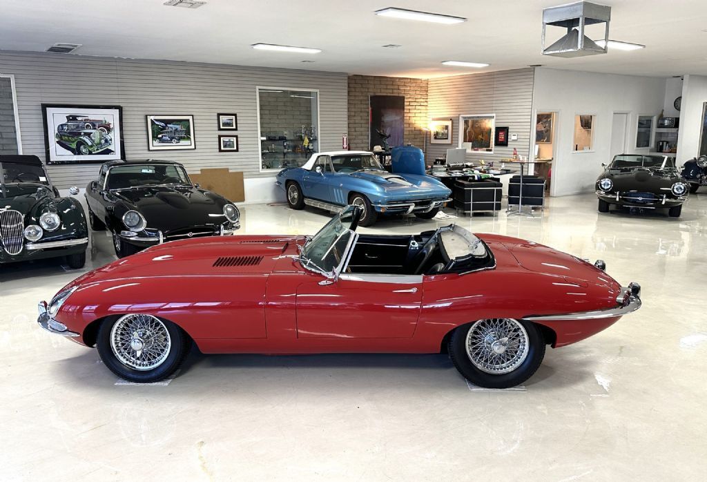 Jaguar-XKE-Roadster-XKE-E-Type-1962-Convertible-Coupe-13
