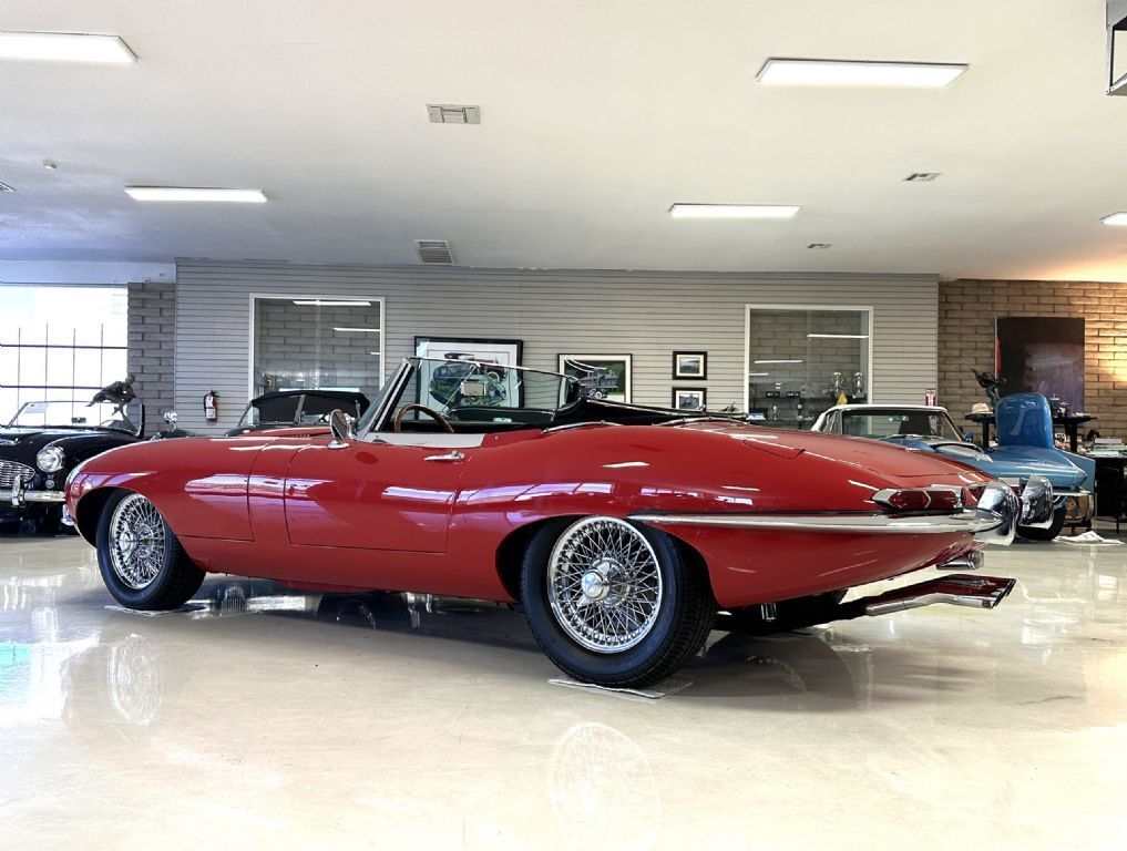 Jaguar-XKE-Roadster-XKE-E-Type-1962-Convertible-Coupe-14