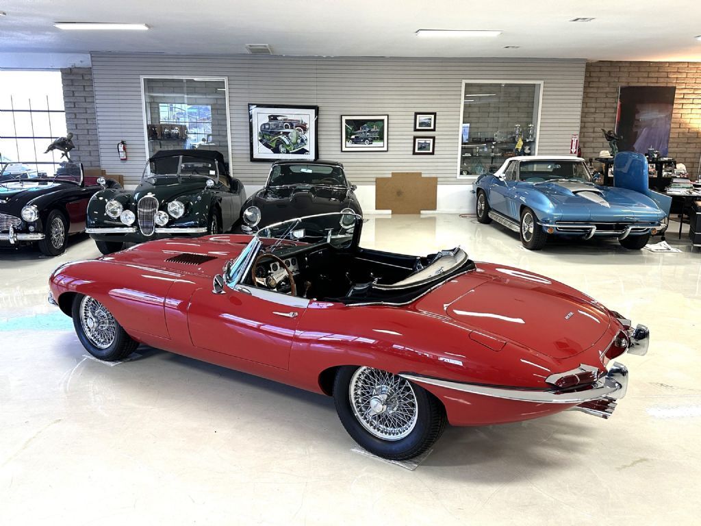 Jaguar-XKE-Roadster-XKE-E-Type-1962-Convertible-Coupe-15