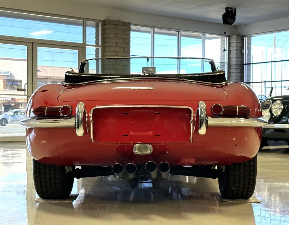 Jaguar-XKE-Roadster-XKE-E-Type-1962-Convertible-Coupe-16