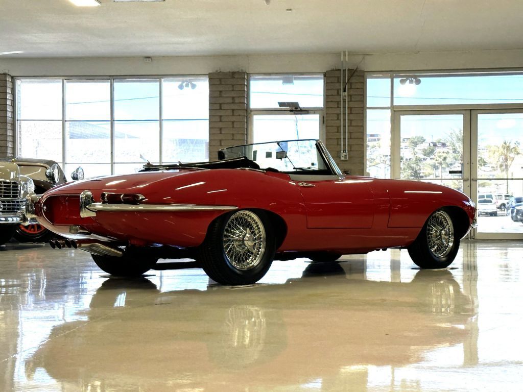 Jaguar-XKE-Roadster-XKE-E-Type-1962-Convertible-Coupe-18